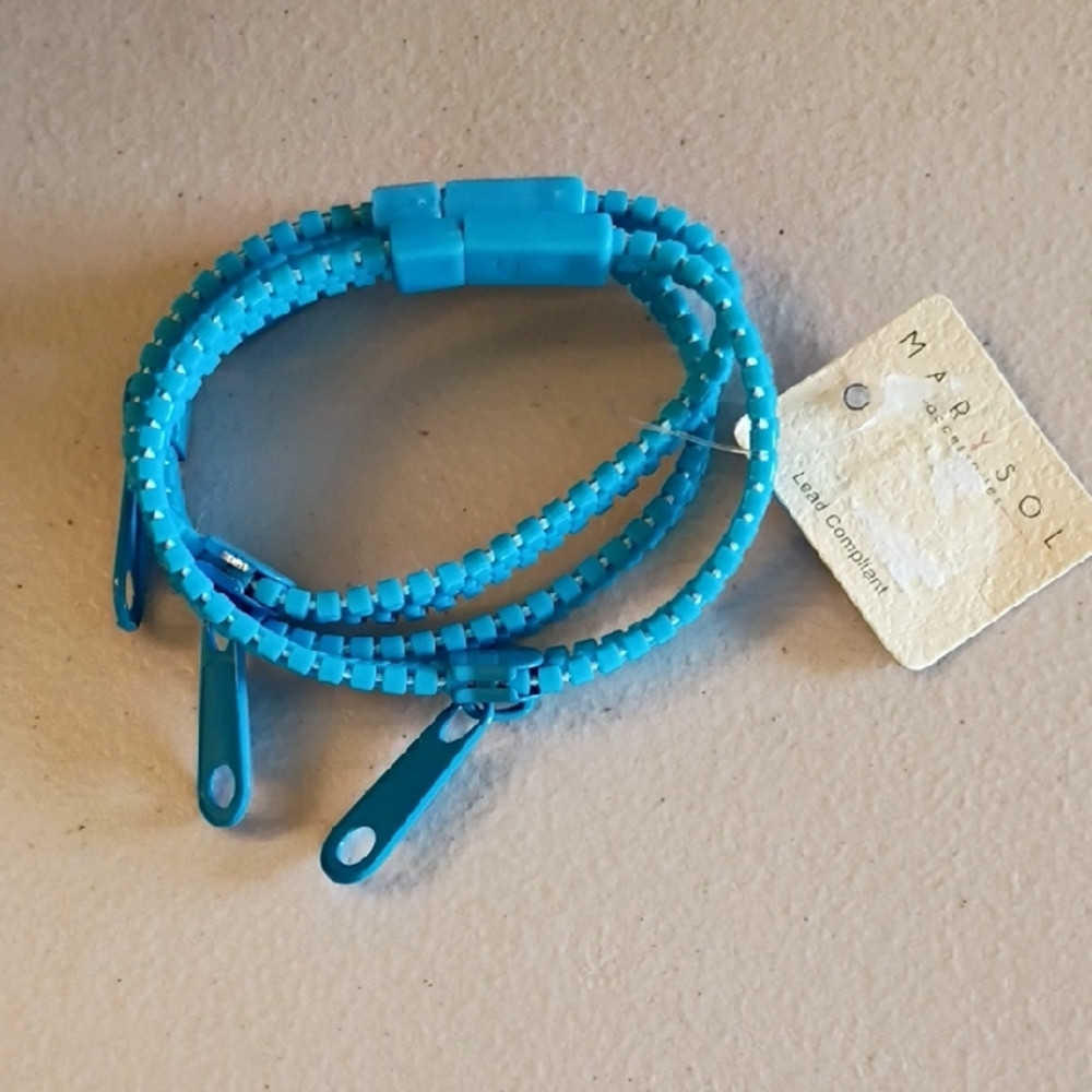 Zip Bracelet in Bright Turquoise